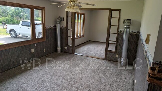 Foto del edificio - 25146 Nature Rd