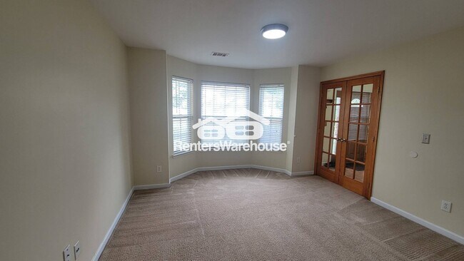 Building Photo - 118 Laughlin Dr