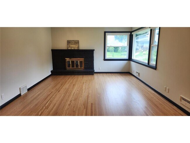 Foto del edificio - 6115 Colfax Ln S