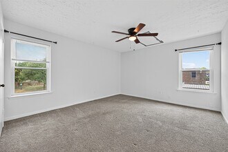 Building Photo - 830 Threadneedle St