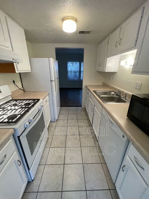 Building Photo - 2815 Royal Path Ct