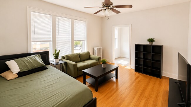 Foto del edificio - 1635 W Morse Ave