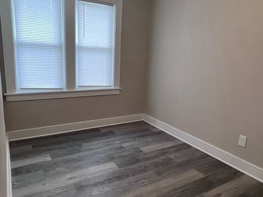 Foto del edificio - 13 S May St