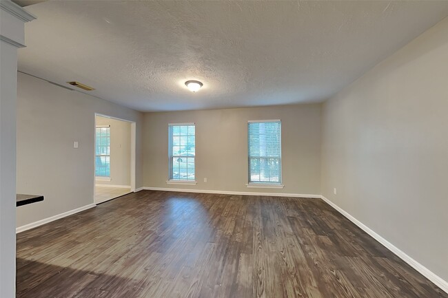 Building Photo - 46 Berryfrost Ln