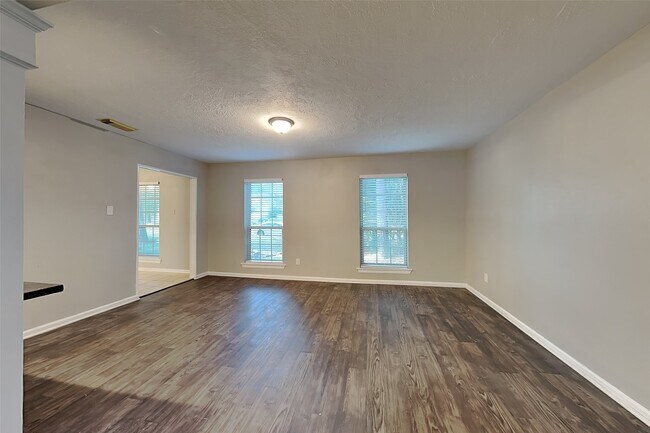 Foto del edificio - 46 Berryfrost Ln