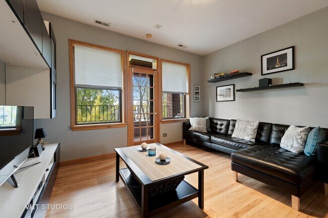 Foto del edificio - 2235 N Saint Louis Ave