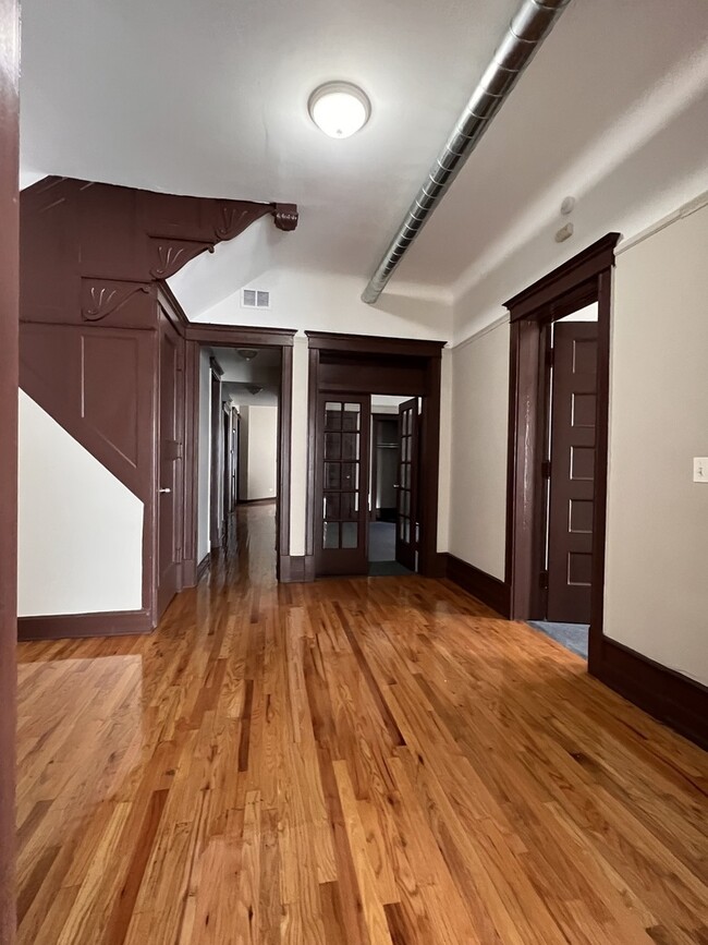 Building Photo - 2934 W Washington Blvd