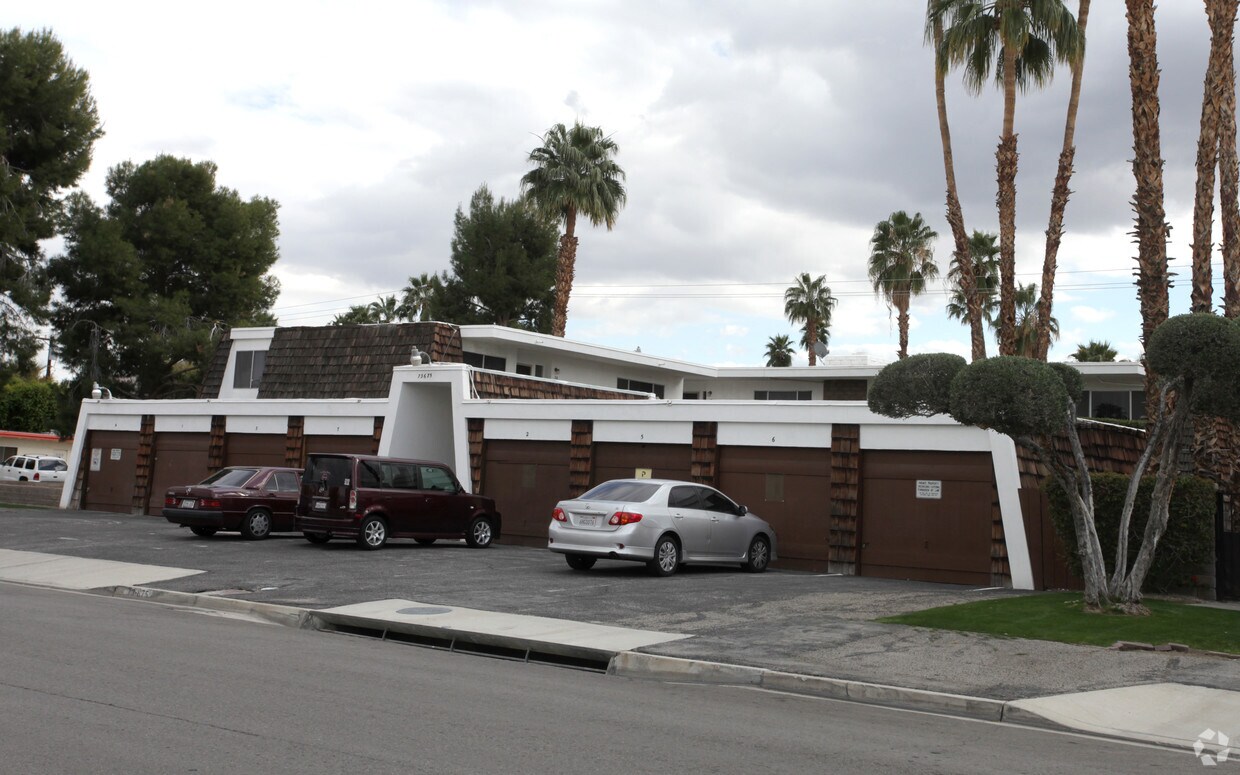 Primary Photo - 73675 Shadow Mountain Dr
