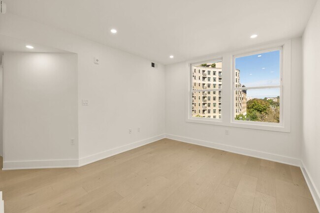 Interior Photo - The Windsor - Kalorama