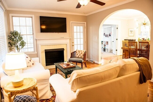 Building Photo - 3019 Forest Dr