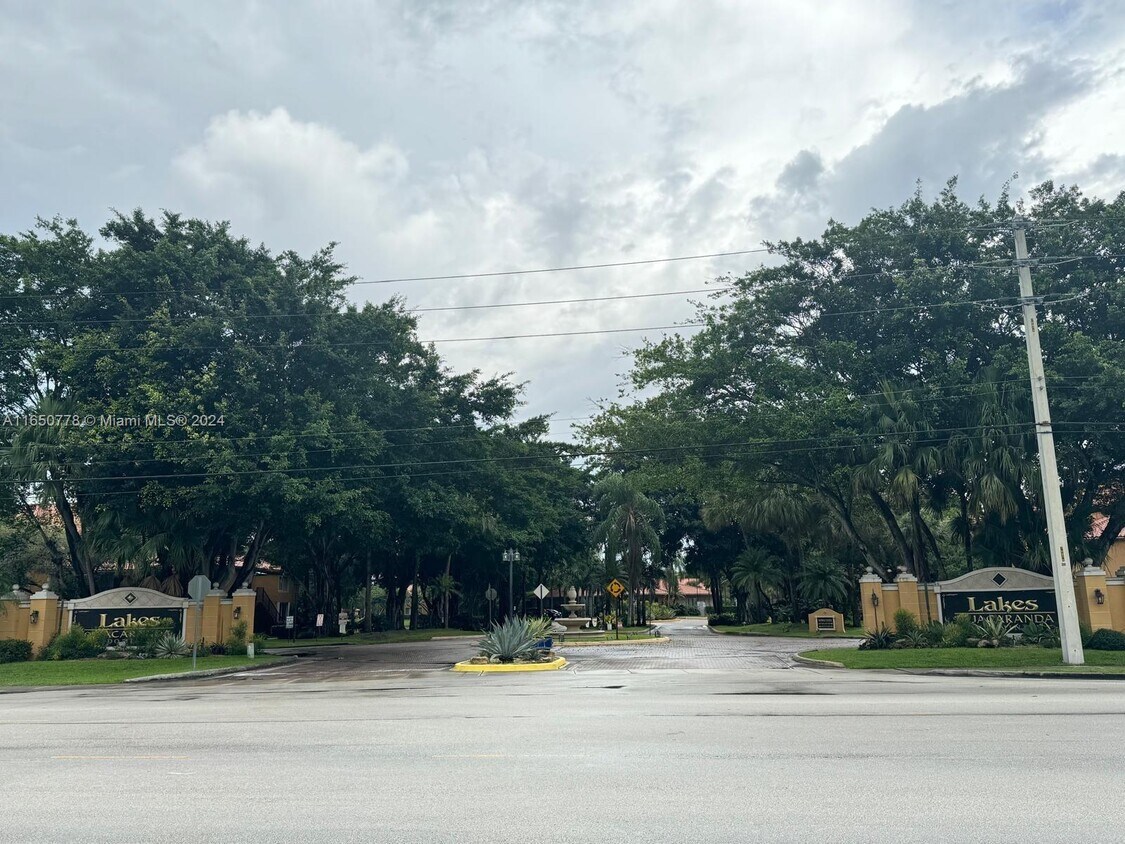 Primary Photo - 10733 Cleary Blvd