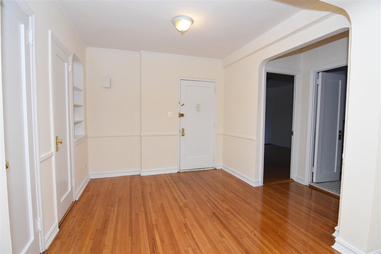 Primary Photo - 1421 Ocean Ave