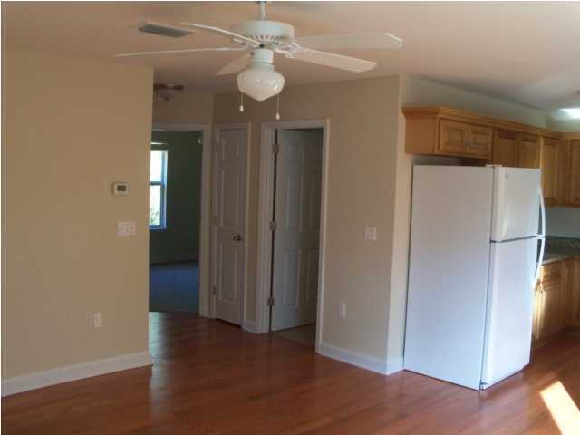 Building Photo - 1124 Bayshore Dr