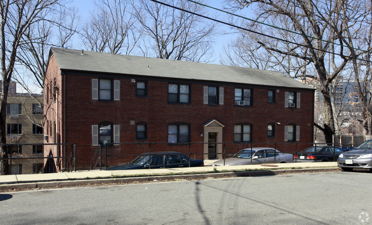 North Quinn Apartments Arlington Va