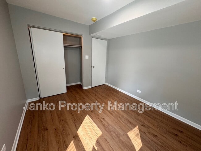 Foto del edificio - 2237 Vermont St