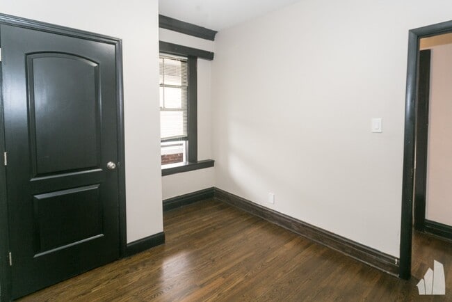 Foto del edificio - 3827 N Drake Ave