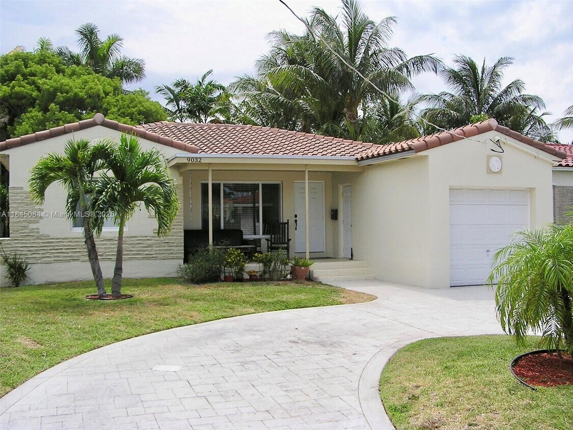 Foto principal - 9032 Abbott Ave
