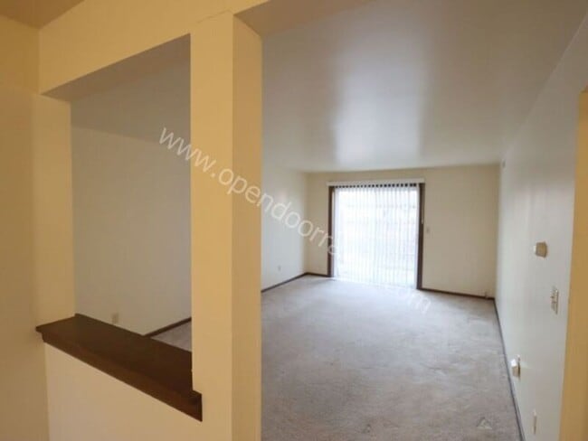 Building Photo - 1000 Old Brick Rd