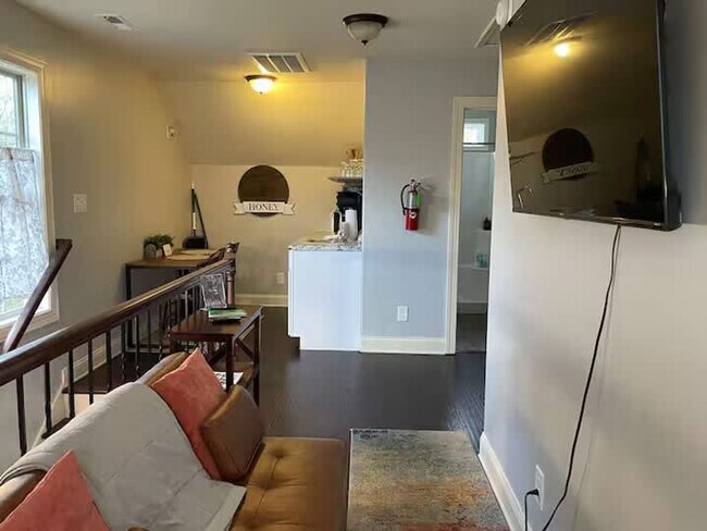 Foto del edificio - 206 E Street-ID1367376P