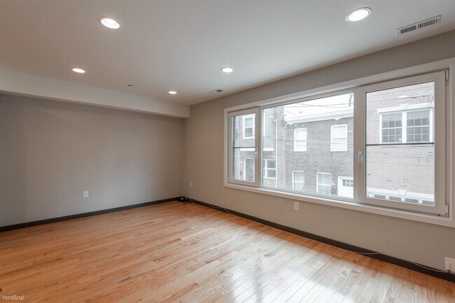 Building Photo - 1 br, 1 bath 4plex - 2545-47 MONTROSE ST U...