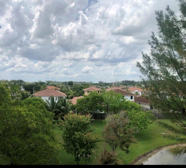 Foto del edificio - 10317 NW 9th St Cir