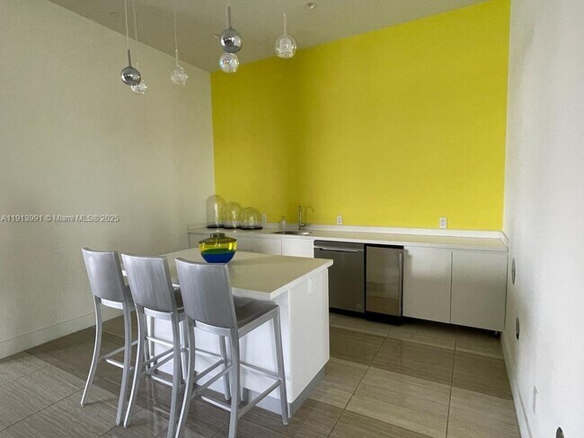 Foto del edificio - 2000 Metropica Wy