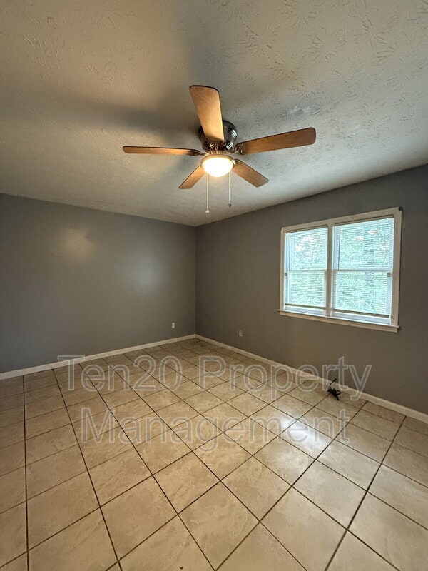 Building Photo - 6200 Olde Towne Dr