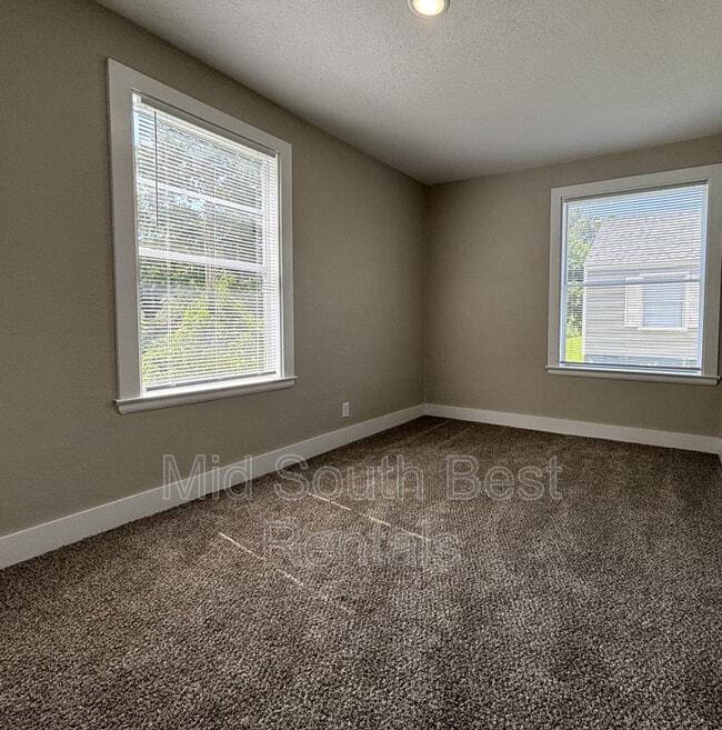 Building Photo - 814 Jane Dr