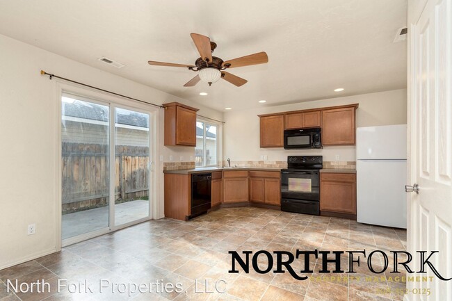 Foto del edificio - 3 br, 2.5 bath House - 5523 South Moonfire...