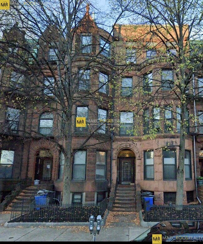Foto del edificio - 465 Commonwealth Ave