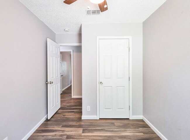 Building Photo - 1007 Echo Ln