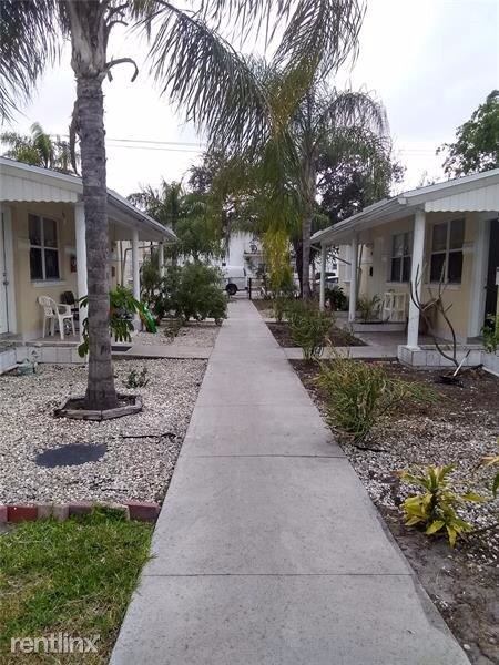 Primary Photo - 2 br, 1 bath Apartment - 1820 Johnson St