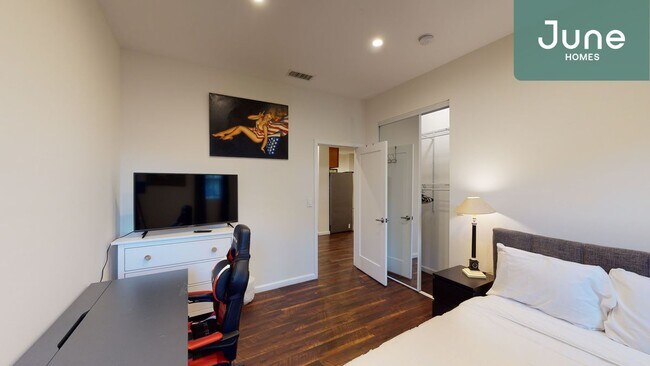 Foto del edificio - Full room in 10-bed/9.0-bath Home