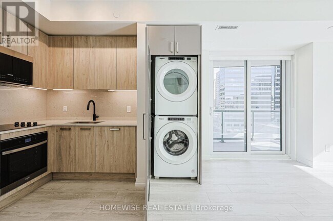 Photo du bâtiment - 280 Dundas St W