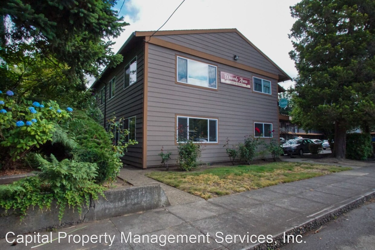 Primary Photo - 3725 SE Rhine St