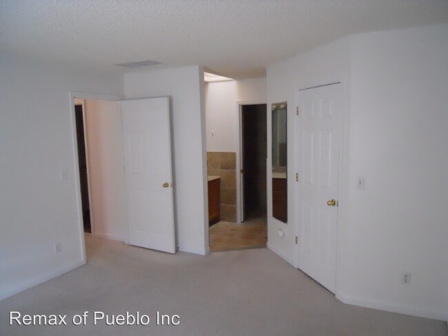Building Photo - 2 br, 2 bath House - 104 San Carlos #Q