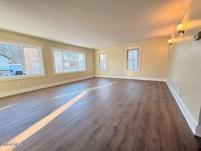 Foto del edificio - 314 Main St