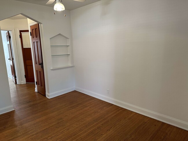 Building Photo - 6372 Sutherland Ave