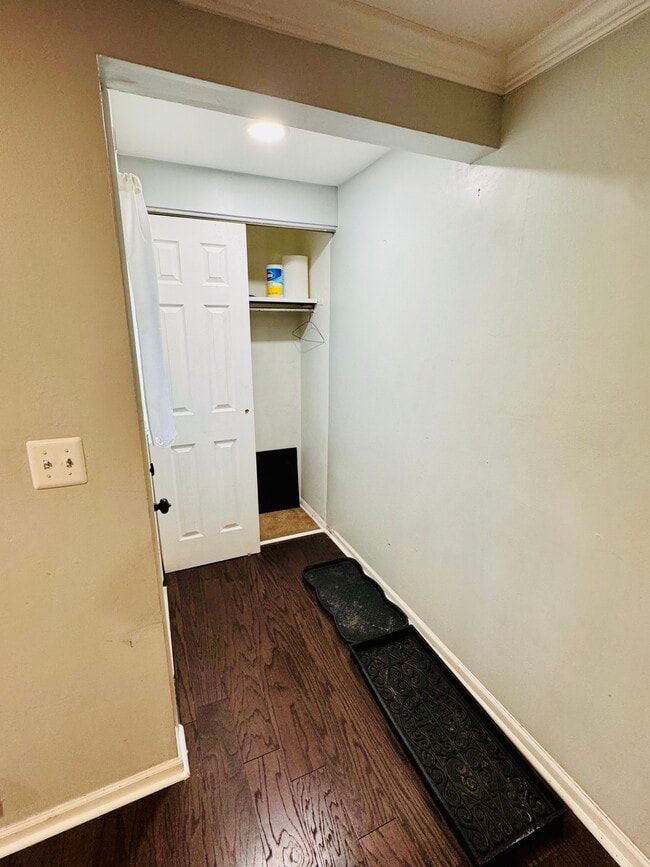 Building Photo - 3023 Wakefield Dr