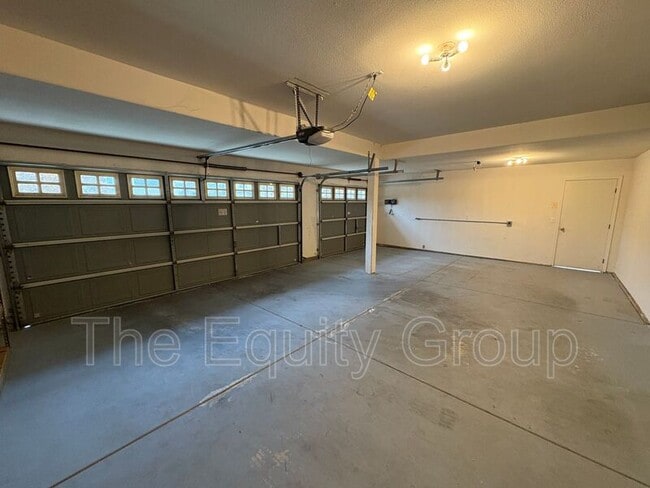 Building Photo - 2650 S Peppertree St