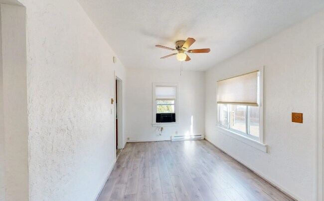Living Room - 605 W Whitman Dr