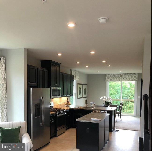 Building Photo - 110 Rebecca Hammond Court