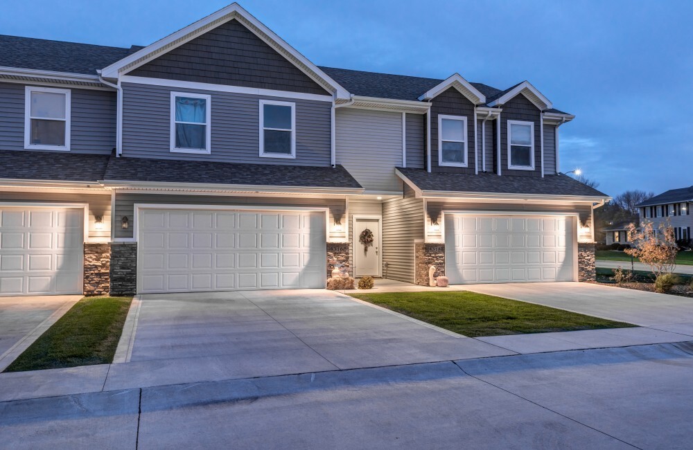 Primary Photo - 8315 Brookview Pl