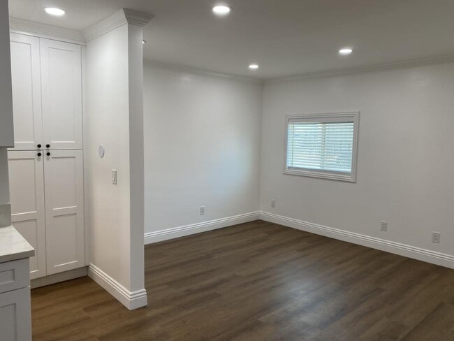 Building Photo - 7217 Eckstrom Ave