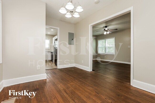 Foto del edificio - 1731 N Olympian Way SW
