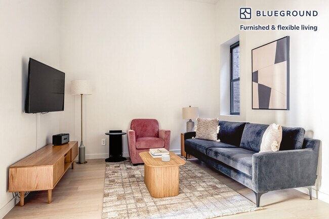 Building Photo - 230 W 72nd St