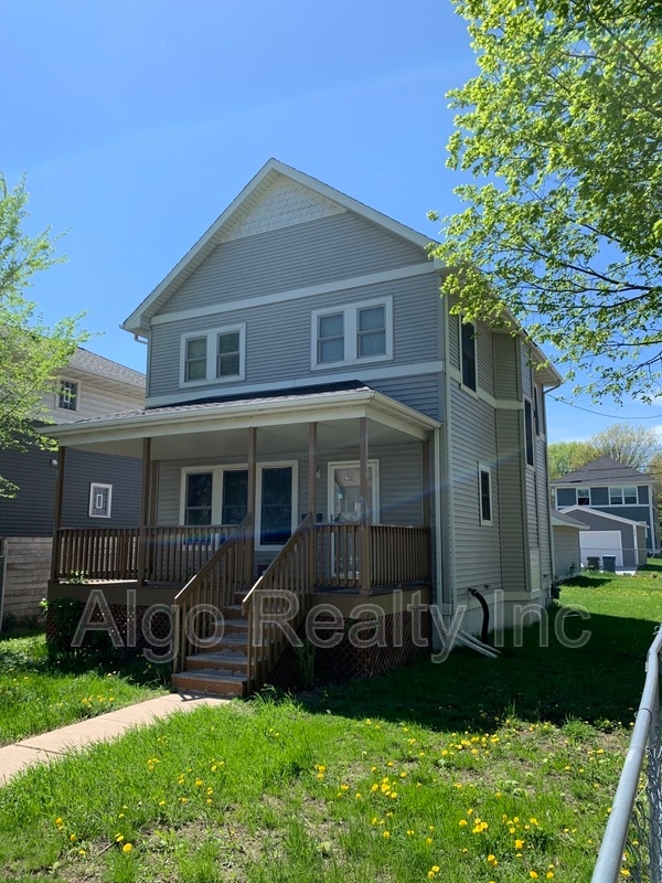 Building Photo - 2827 N Aldrich Ave