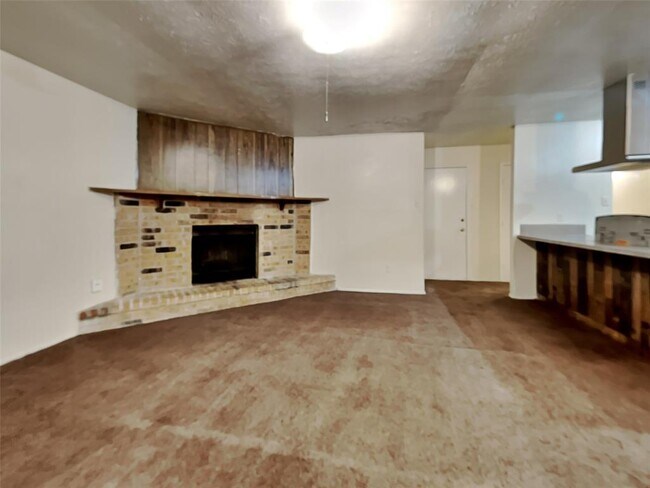 Building Photo - 14006 Pinewest Ct