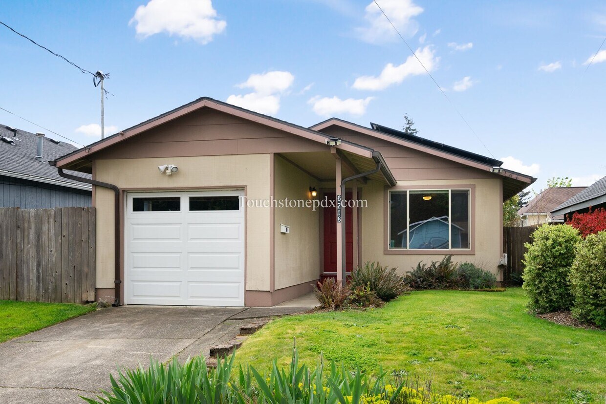 Foto principal - Quaint 3BD/1BA Home Near Mt. Tabor & Kern ...