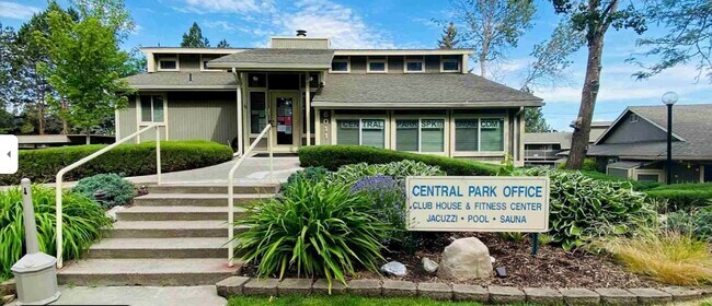 Foto del edificio - 6019 E 6th Ave